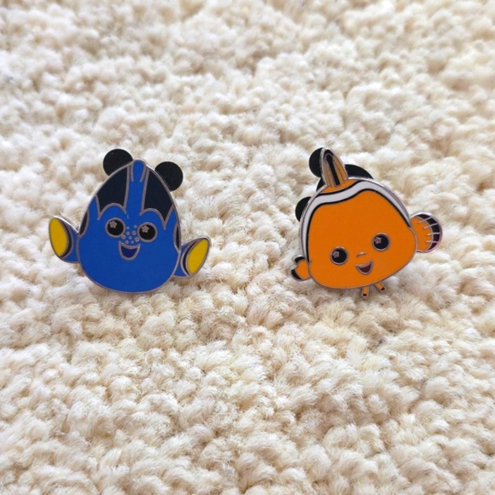 LIKE NEW: LOUNGEFLY DISNEY CRUISEπ³ LINE BUNDLE - Picture 8 of 8